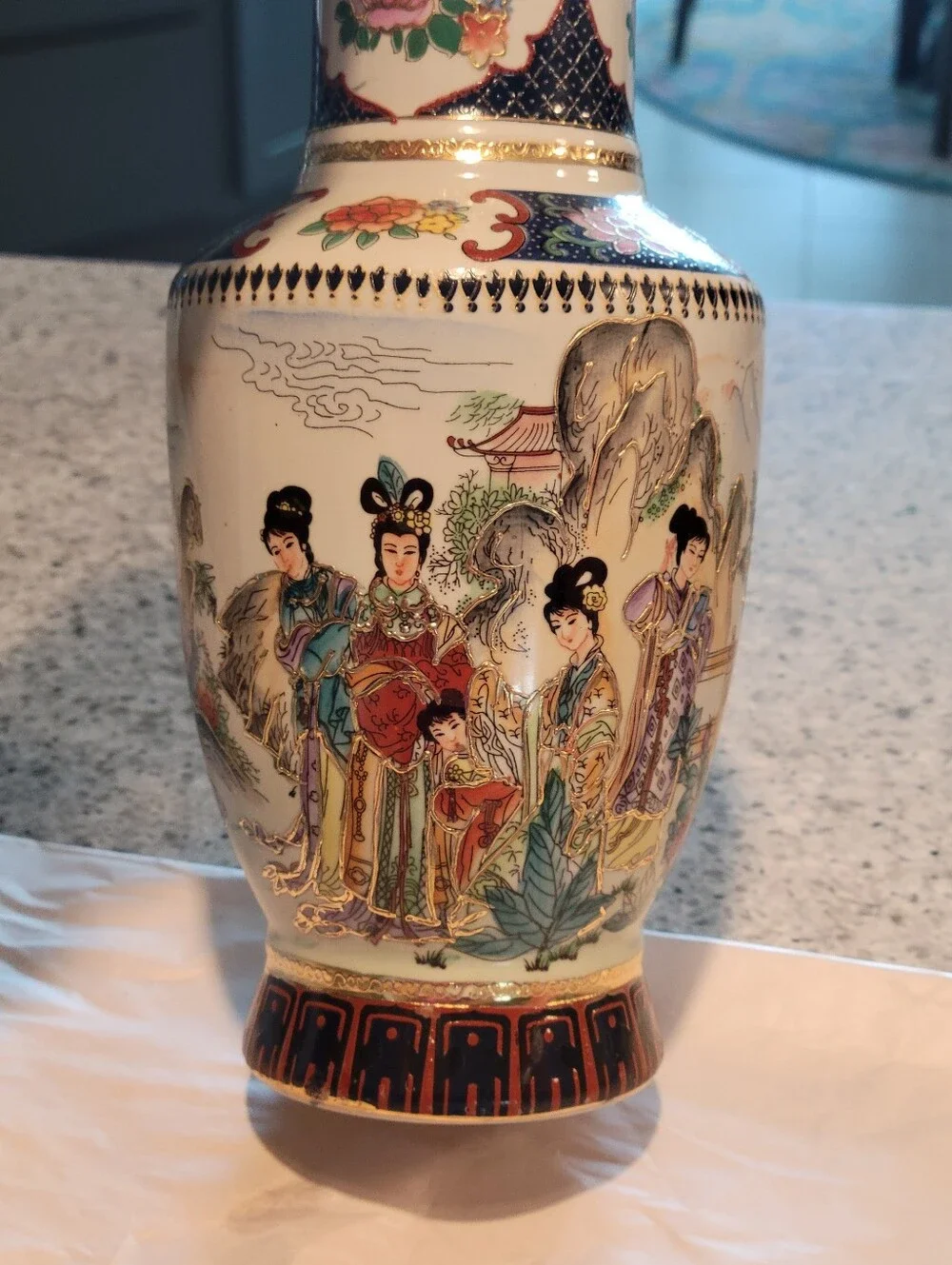 Vintage Chinese Satsuma Gilded Moriage Geisha Mantel Vase 10.1/2
